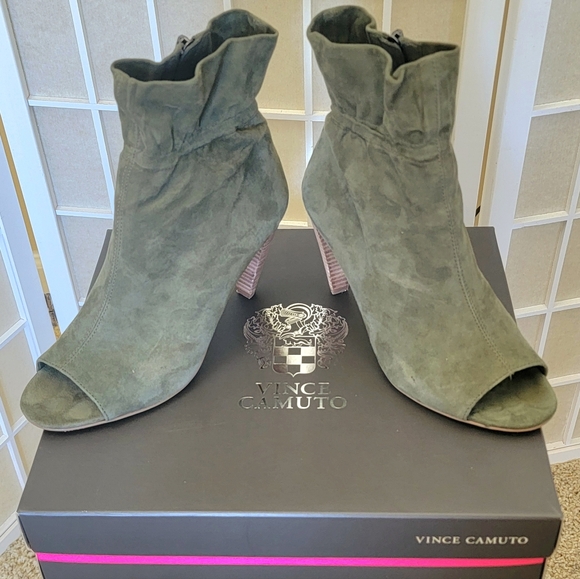 Vince Camuto Addiena  Olive Smock Cone-Heel Booties  True Suede / 8.5 - Picture 3 of 4